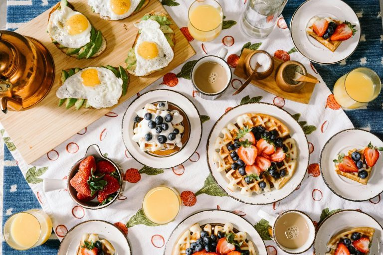Leia mais sobre o artigo Café da Manhã Criativo: 5 Ideias Simples para Sair da Mesmice!