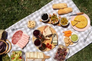 Designed by Freepik - https://www.freepik.com/free-photo/delicious-picnic-still-life_26813070.htm#fromView=search&page=1&position=22&uuid=018dc203-e152-4a7d-945b-f51067d1d664