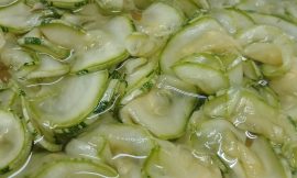 Sunomono de Abobrinha: Um Toque Leve e Refrescante! 🥒✨