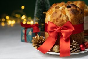 Designed by Freepik - https://www.freepik.com/free-photo/tasty-christmas-panettone-with-ribbon_20825589.htm