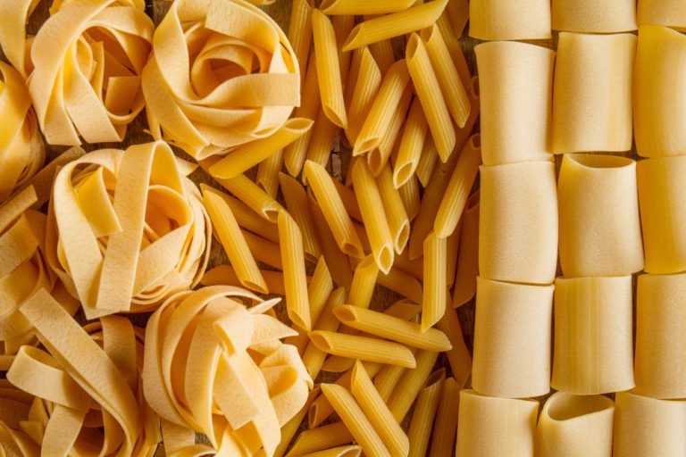 Designed by Freepik - https://www.freepik.com/free-photo/top-view-variety-pasta-types_1077888.htm#fromView=search&page=1&position=41&uuid=c7a2b9d8-1ae3-462e-99b7-b2c1e1c6baf7